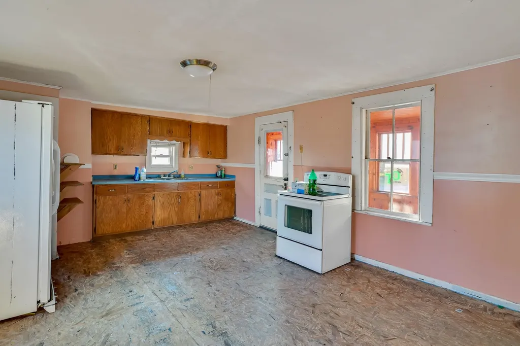 24 Hayes Street Old Town ME 04468