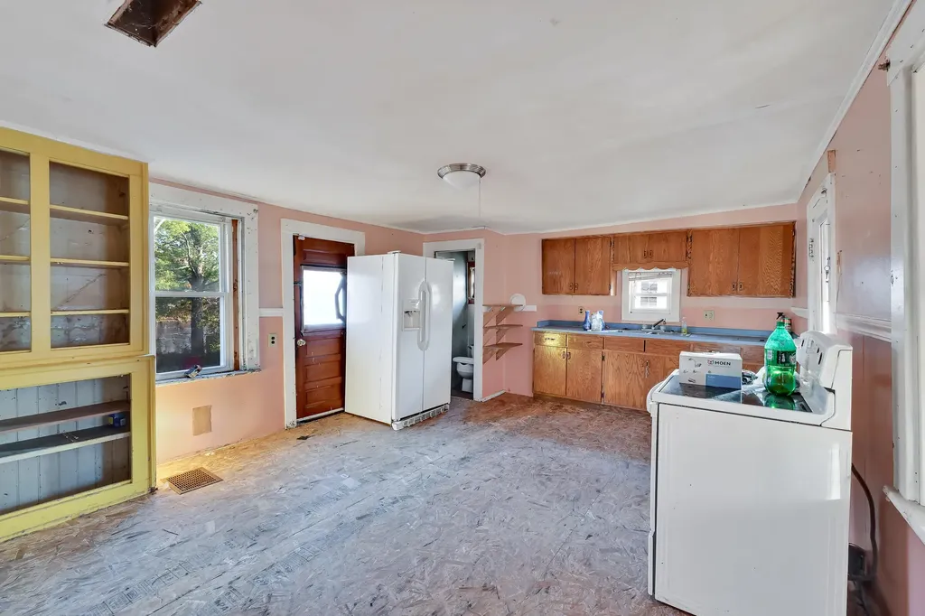 24 Hayes Street Old Town ME 04468