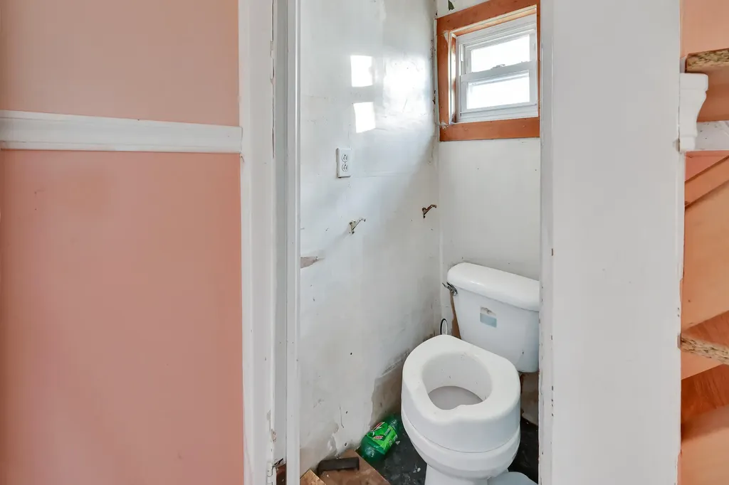 24 Hayes Street Old Town ME 04468