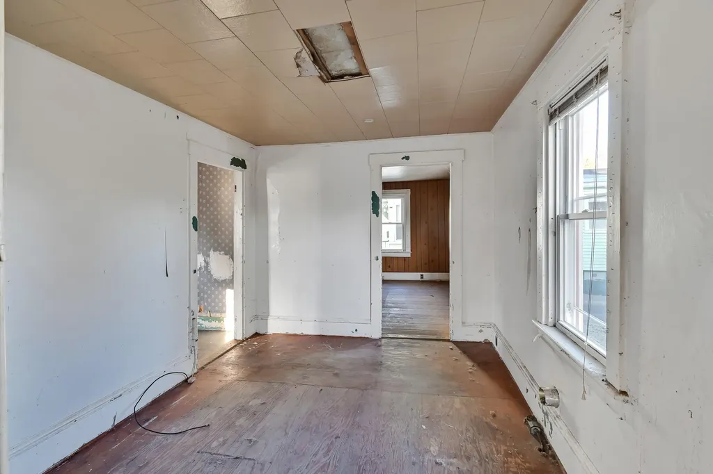 24 Hayes Street Old Town ME 04468