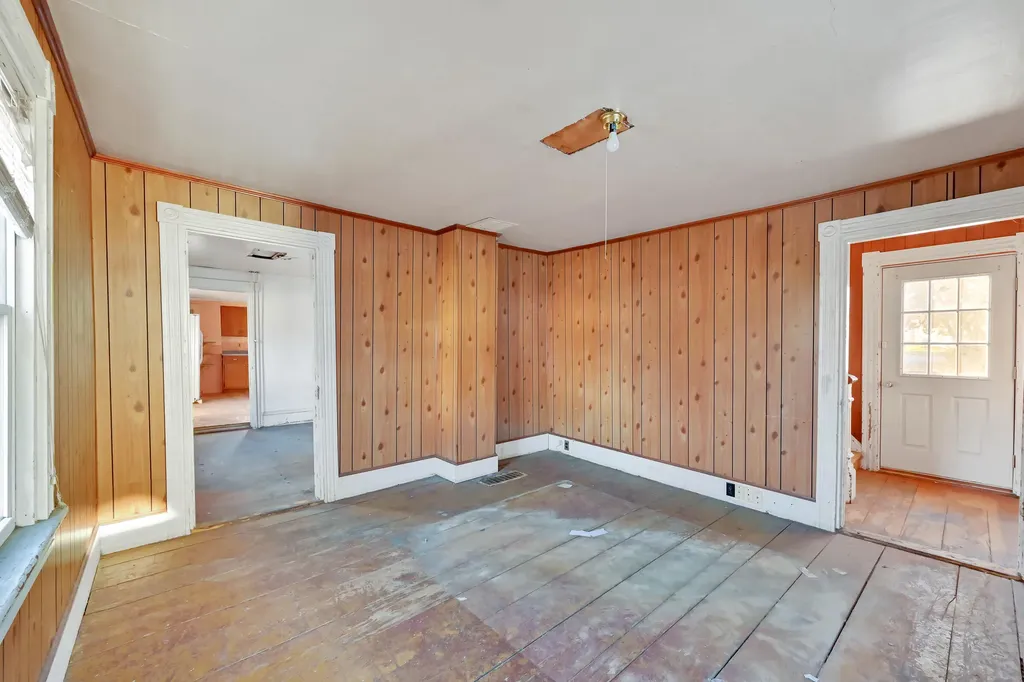 24 Hayes Street Old Town ME 04468