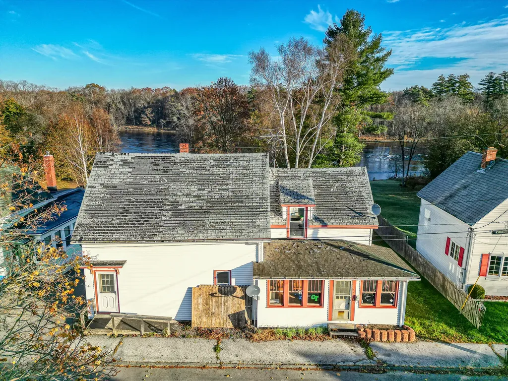 24 Hayes Street Old Town ME 04468