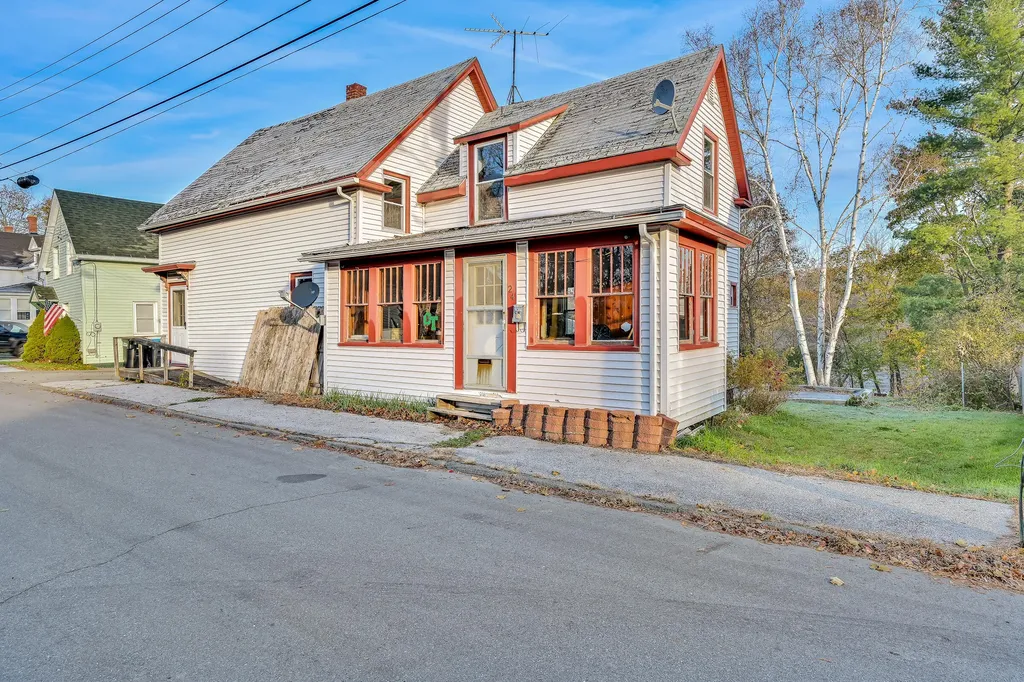24 Hayes Street Old Town ME 04468
