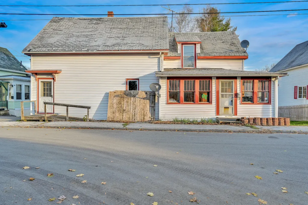 24 Hayes Street Old Town ME 04468
