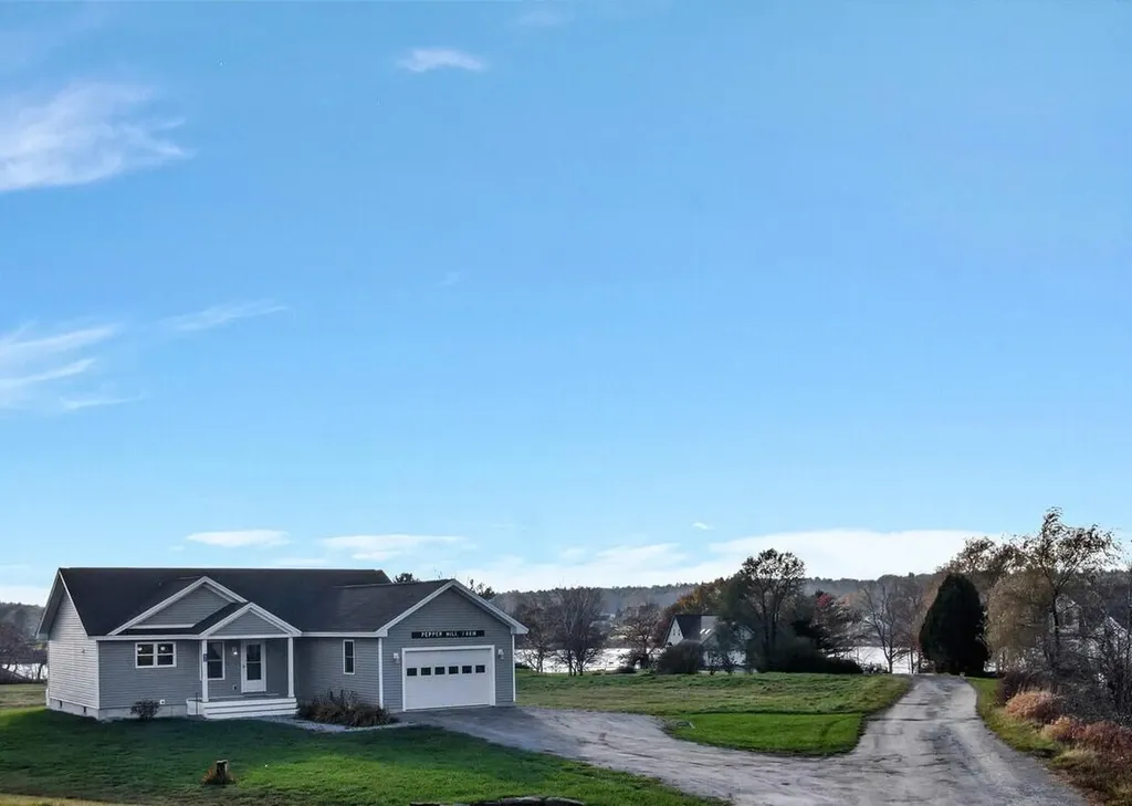 22 Pepperhill Lane South Thomaston ME 04858