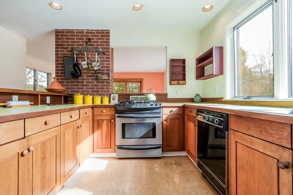 29 Clancy Road Dresden ME 04342