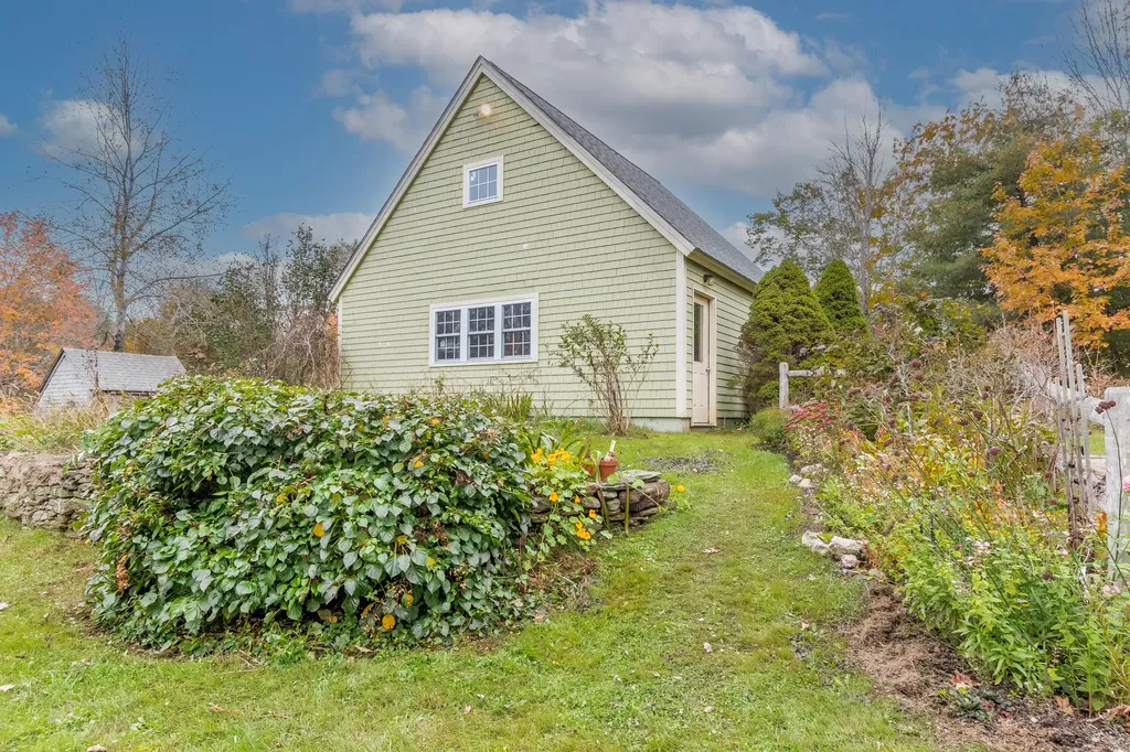 29 Clancy Road Dresden ME 04342