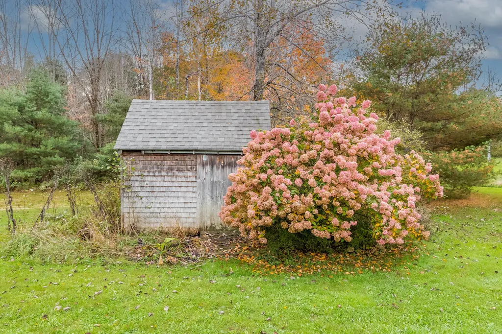 29 Clancy Road Dresden ME 04342