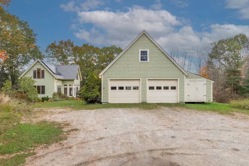 29 Clancy Road Dresden ME 04342