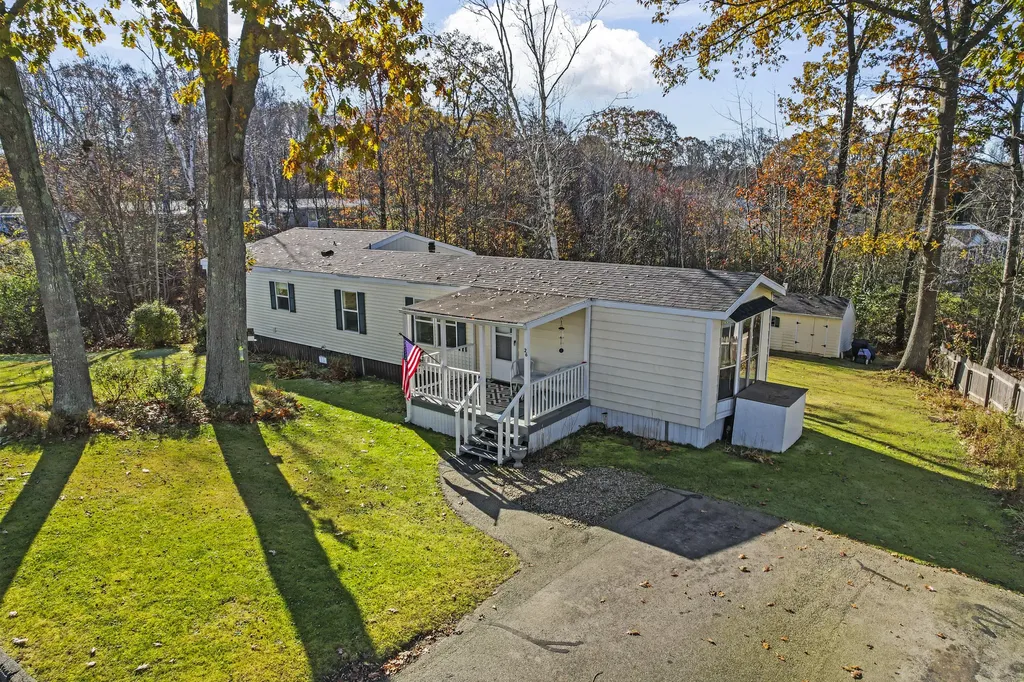 26 Sandalwood Circle Kittery ME 03904