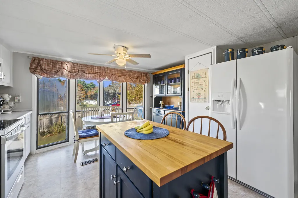 26 Sandalwood Circle Kittery ME 03904