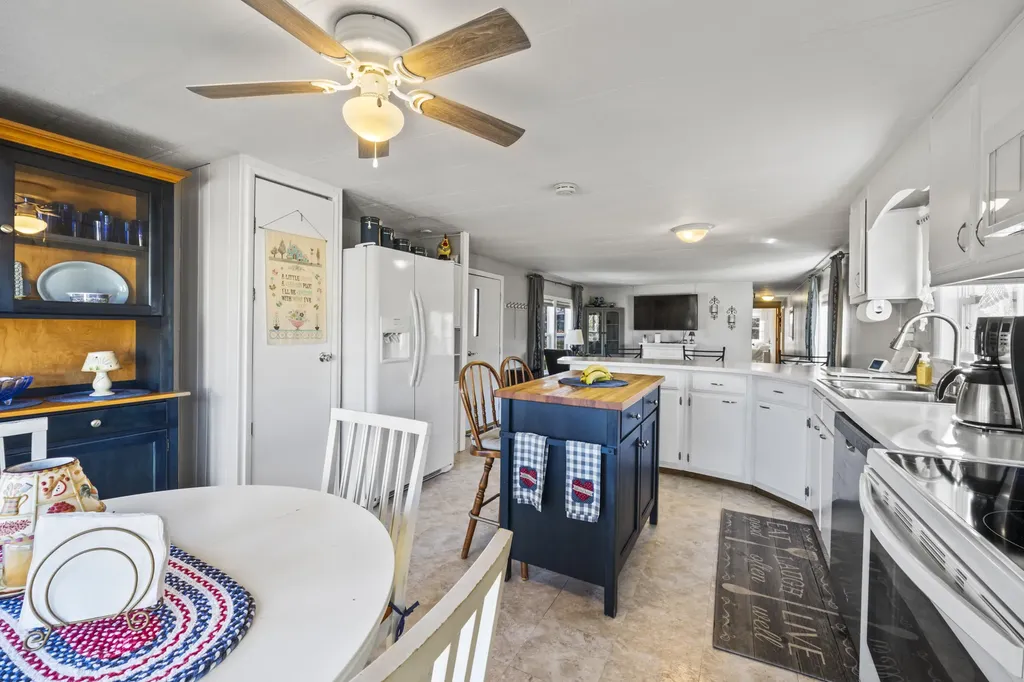 26 Sandalwood Circle Kittery ME 03904