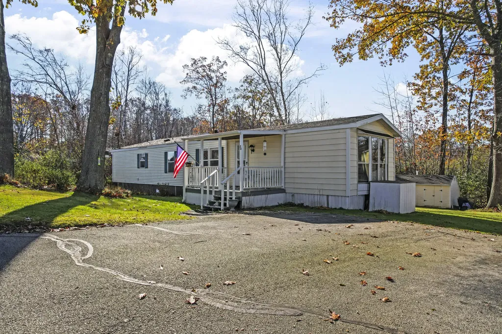 26 Sandalwood Circle Kittery ME 03904