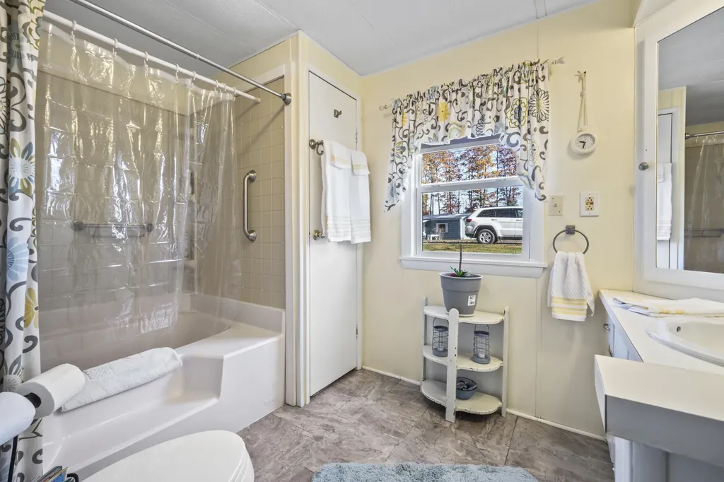 26 Sandalwood Circle Kittery ME 03904