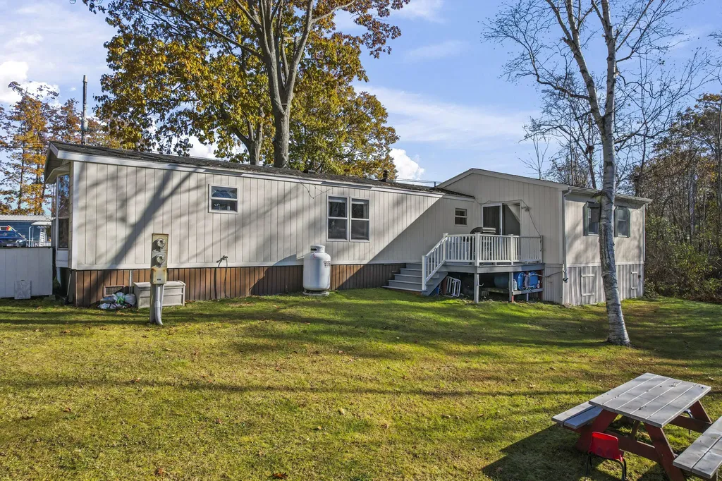 26 Sandalwood Circle Kittery ME 03904