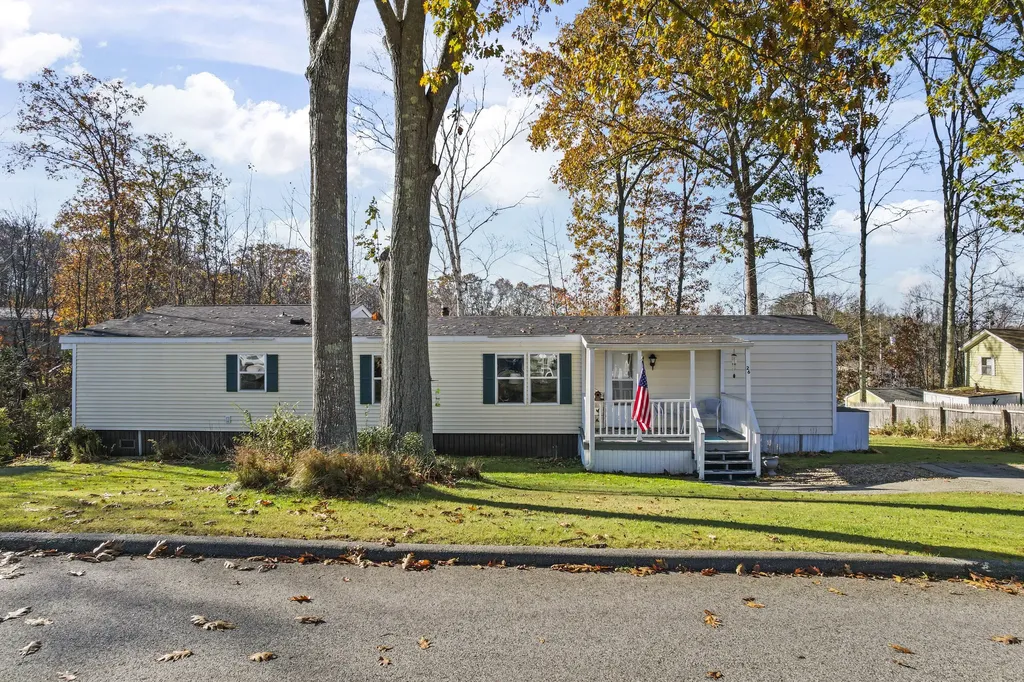 26 Sandalwood Circle Kittery ME 03904