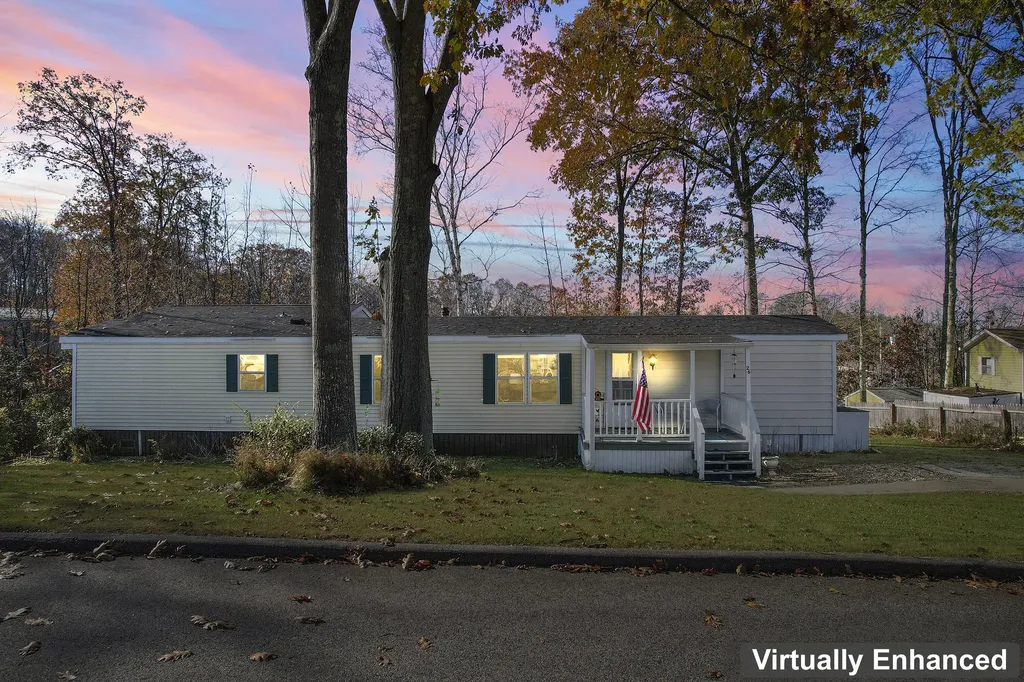 26 Sandalwood Circle Kittery ME 03904