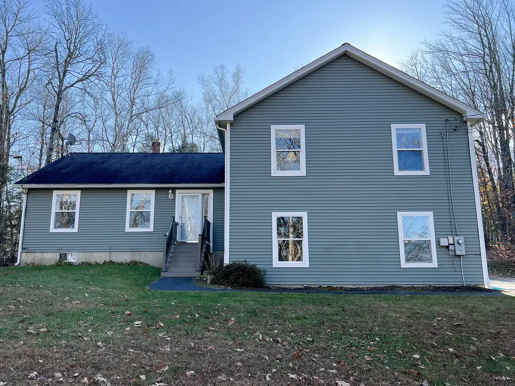 2715 Western Avenue Newburgh ME 04444