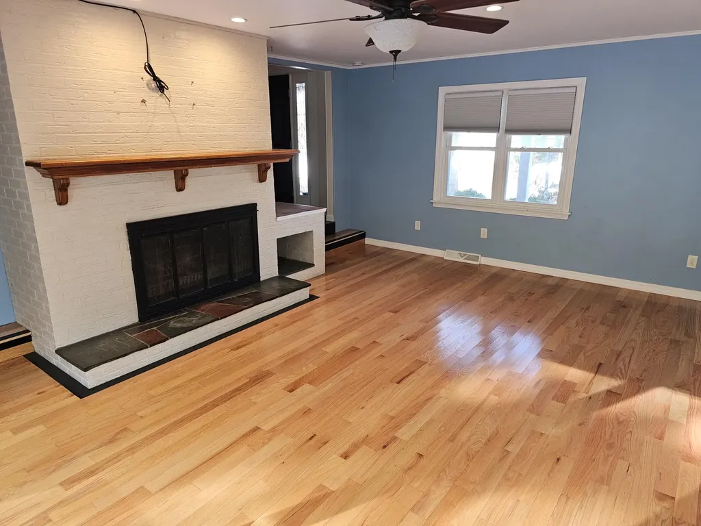 5 Pineland Street Lewiston ME 04240