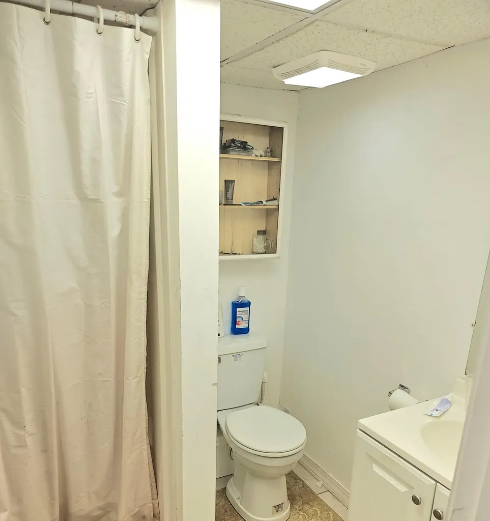 5 Pineland Street Lewiston ME 04240