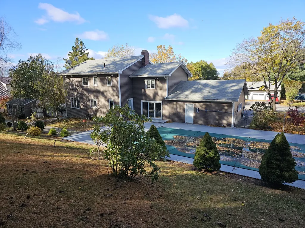 5 Pineland Street Lewiston ME 04240