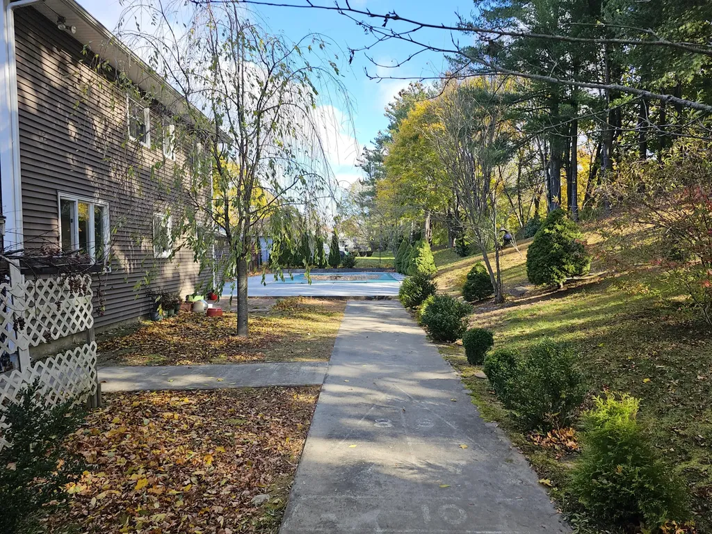 5 Pineland Street Lewiston ME 04240