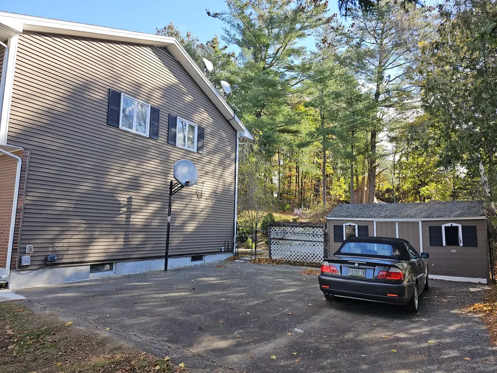 5 Pineland Street Lewiston ME 04240