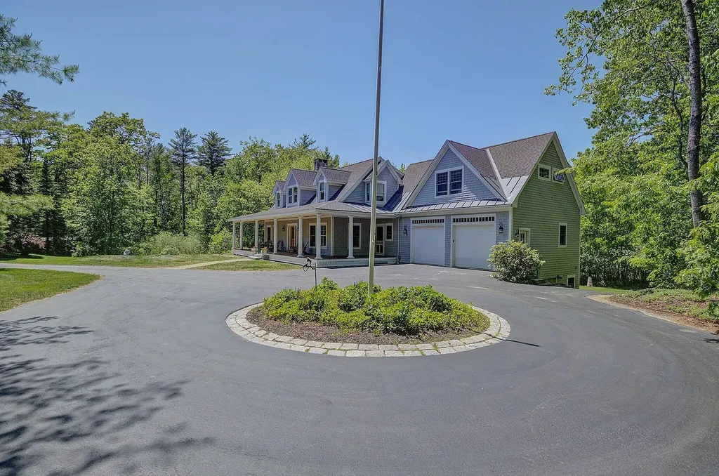 144 Woodville Road Falmouth ME 04105