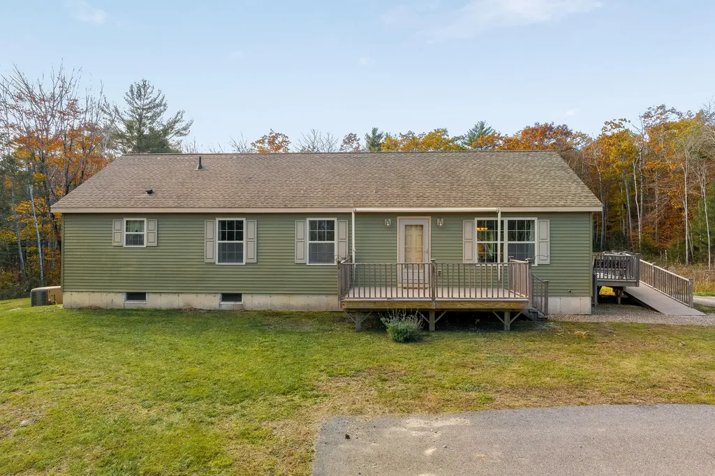 25 Little Road Bristol ME 04539