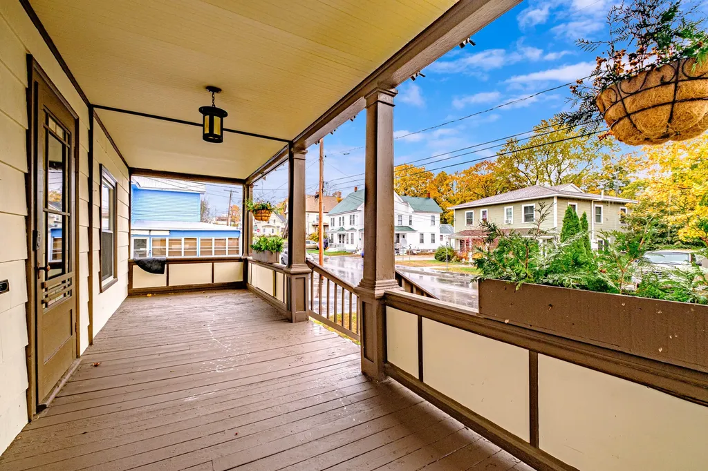 29 Prescott Street Sanford ME 04073
