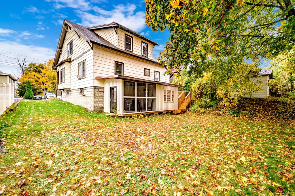 29 Prescott Street Sanford ME 04073