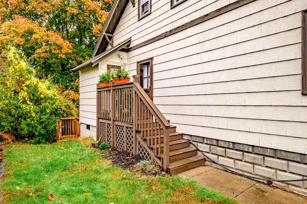 29 Prescott Street Sanford ME 04073