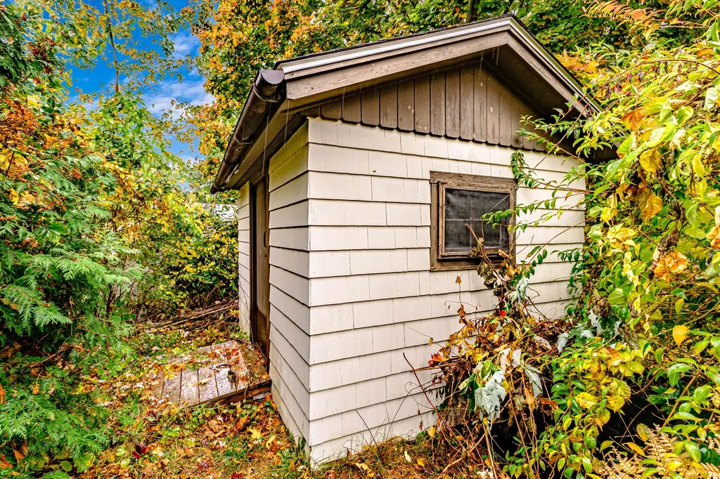 29 Prescott Street Sanford ME 04073