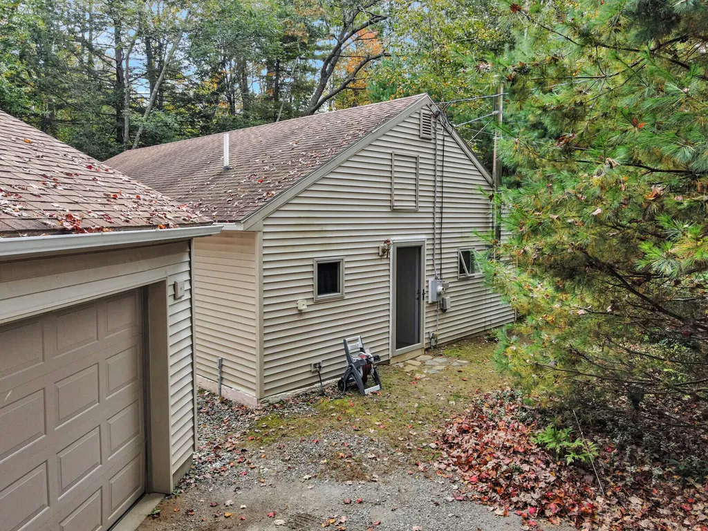 8 Moose Drive Brunswick ME 04011