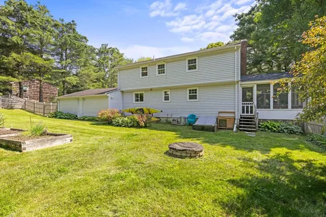 9 Hallmark Road Cumberland ME 04110