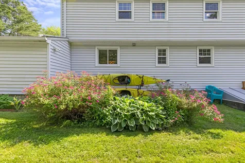 9 Hallmark Road Cumberland ME 04110