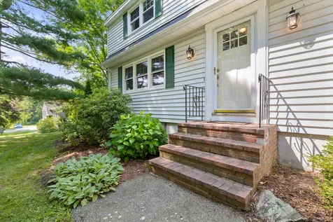 9 Hallmark Road Cumberland ME 04110
