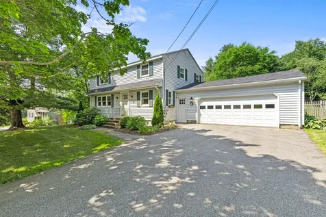 9 Hallmark Road Cumberland ME 04110