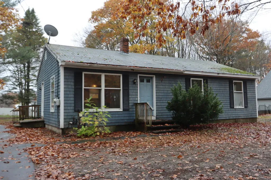 27 Ivanhoe Drive Topsham ME 04086