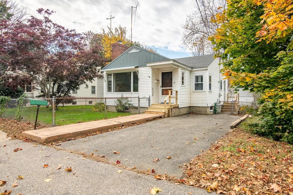 4 Williams Avenue Kittery ME 03904