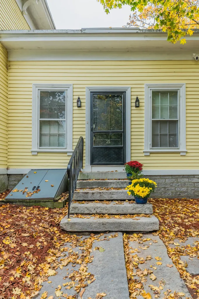 21 Linden Street Bath ME 04530