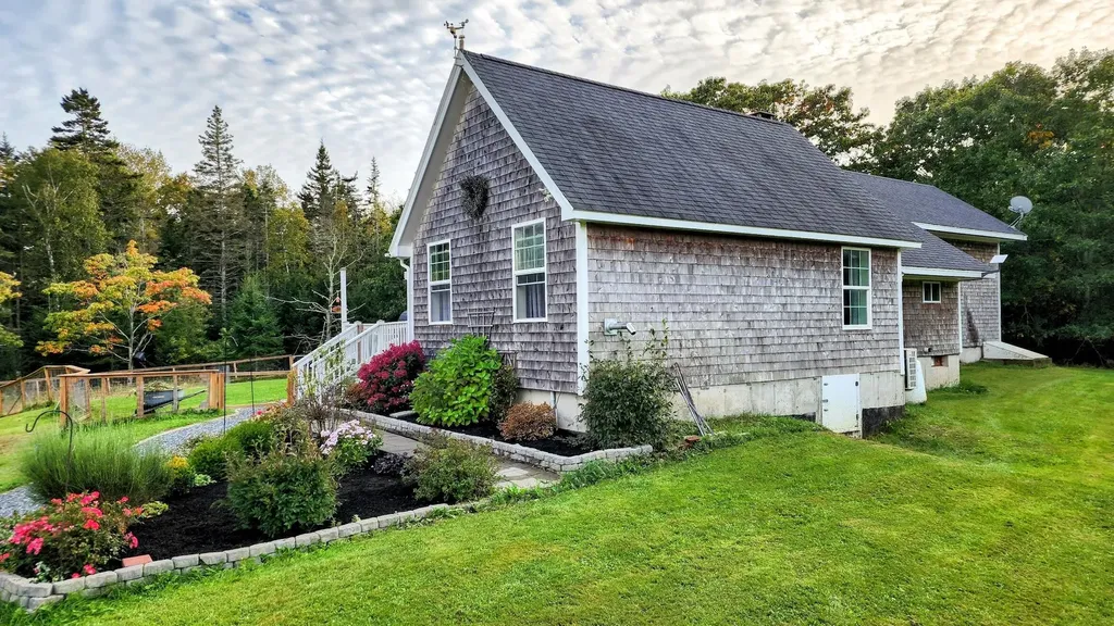 663 Reach Road Deer Isle ME 04627