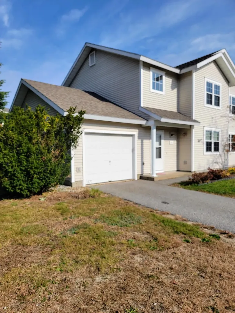 16 Forrestal Drive Brunswick ME 04011