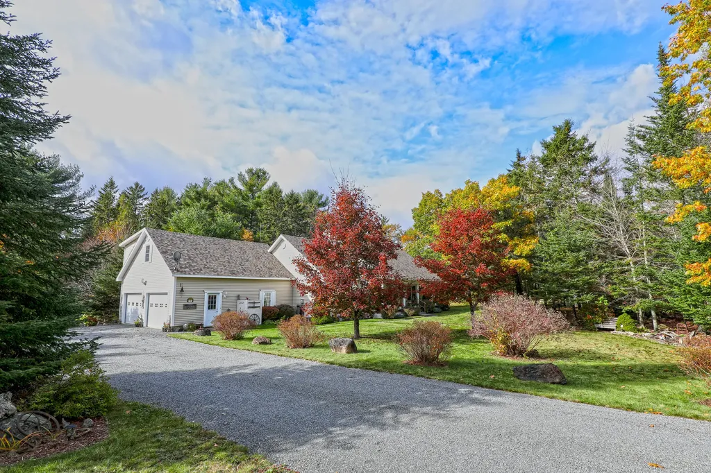 17 Meadow Lane Blue Hill ME 04614