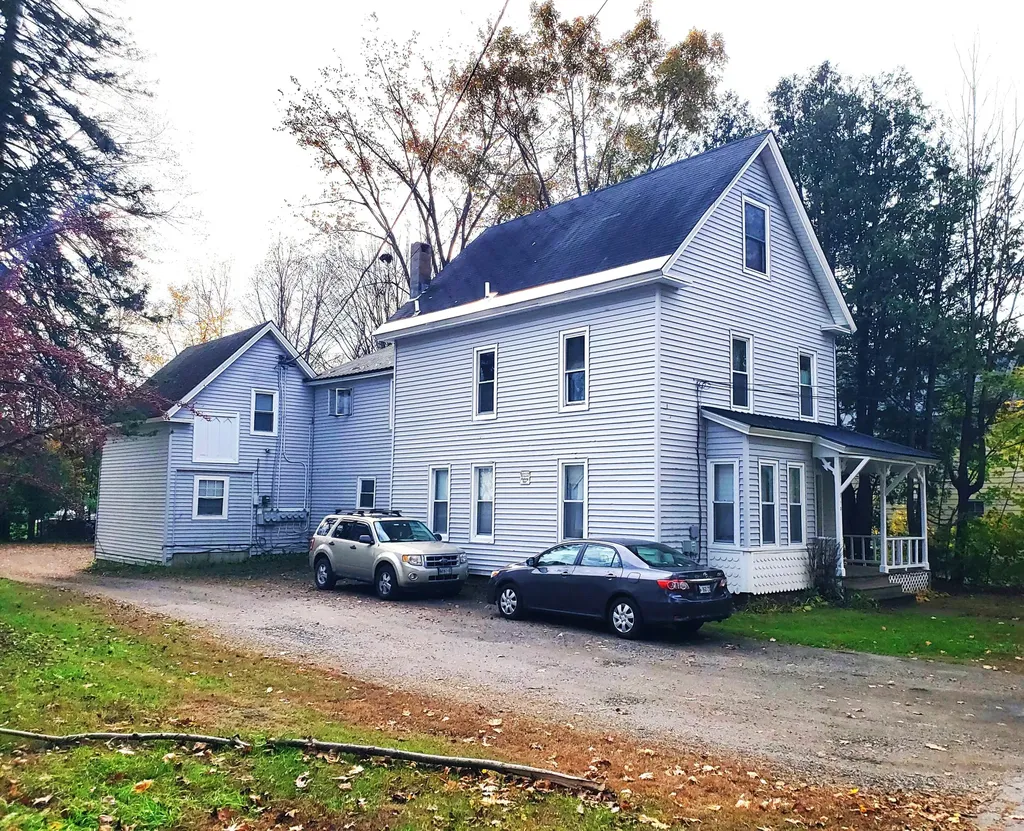 113 Lake Avenue Farmington ME 04938