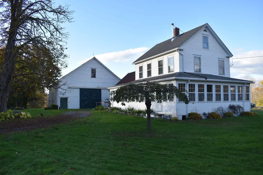 18 Metcalf Road Winthrop ME 04364