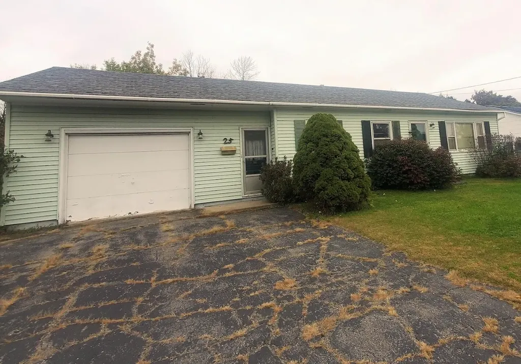 25 Orchard Street East Millinocket ME 04430
