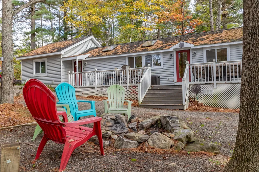 71 Mackenzie Avenue Lincoln ME 04457