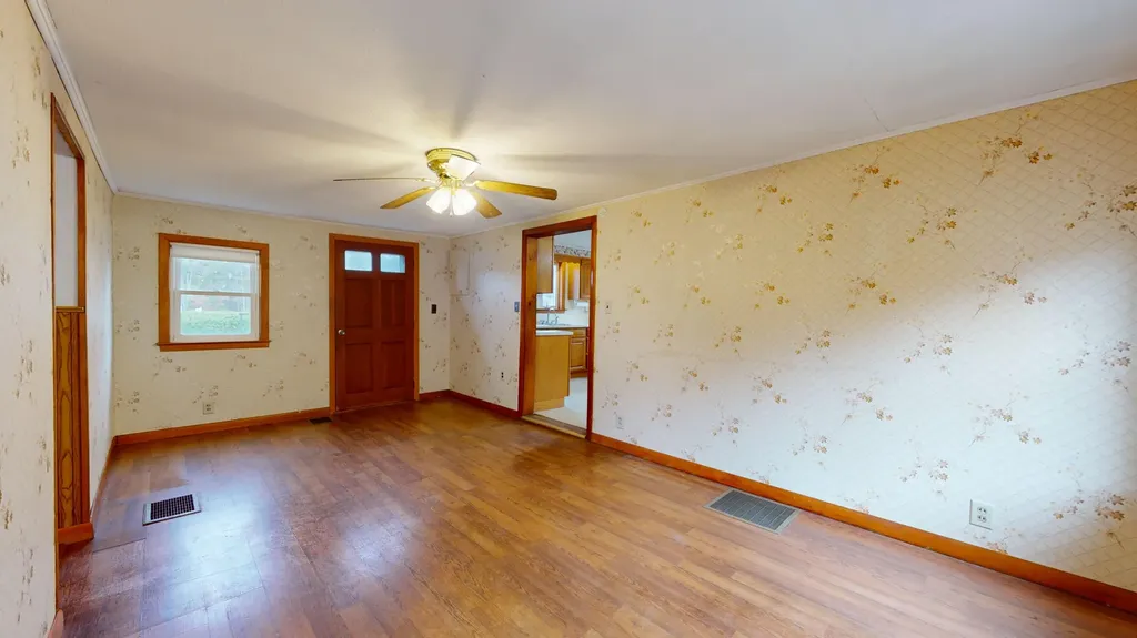9 Brown Road Poland ME 04274
