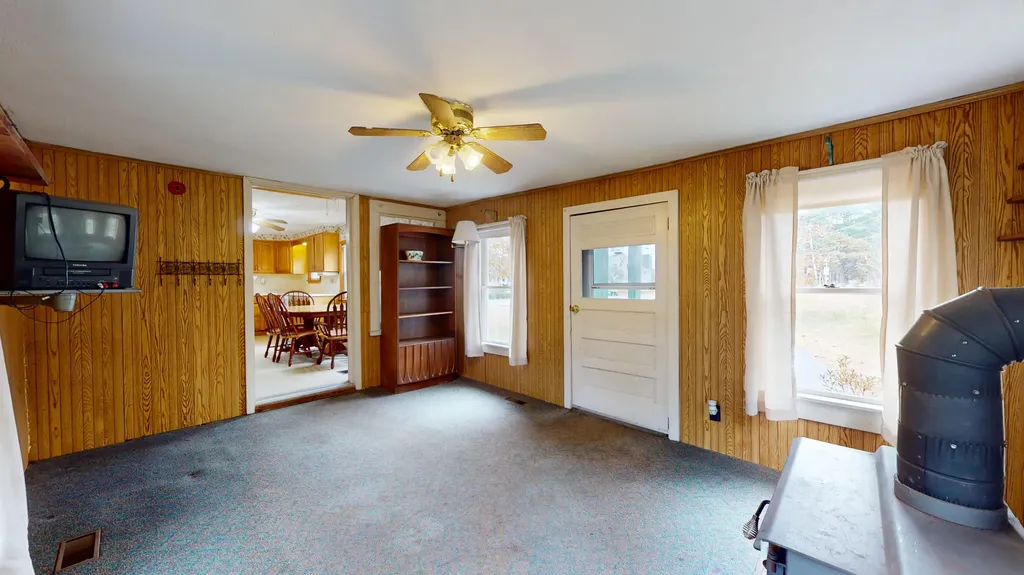 9 Brown Road Poland ME 04274